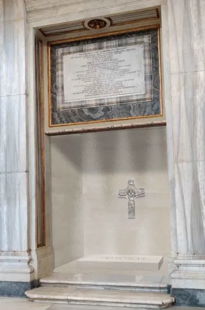 La tumba en la que será enterrado el papa Francisco está casi lista