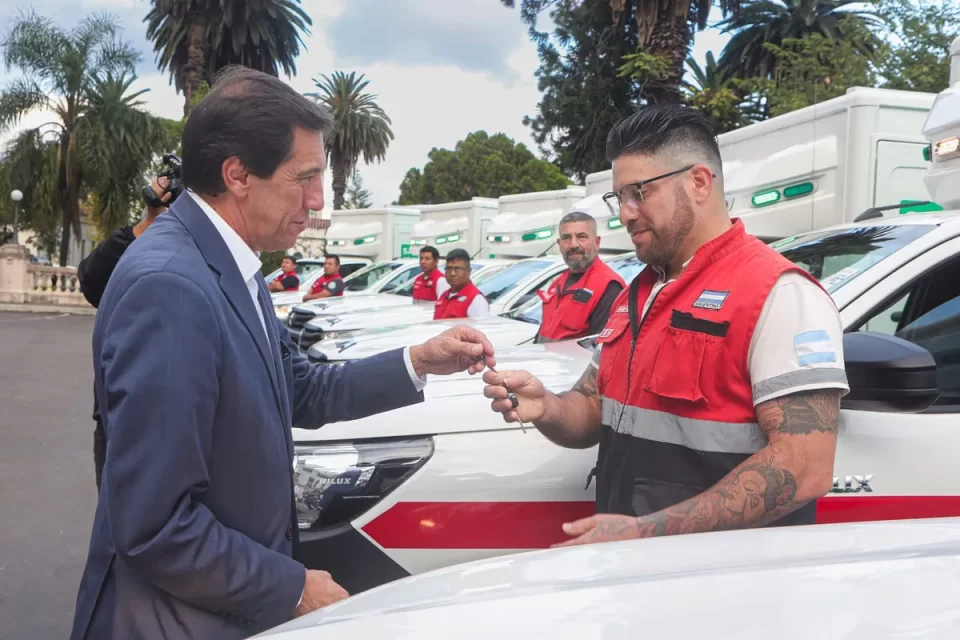 Sadir entregó ambulancias y equipo hospitalario al sistema de salud