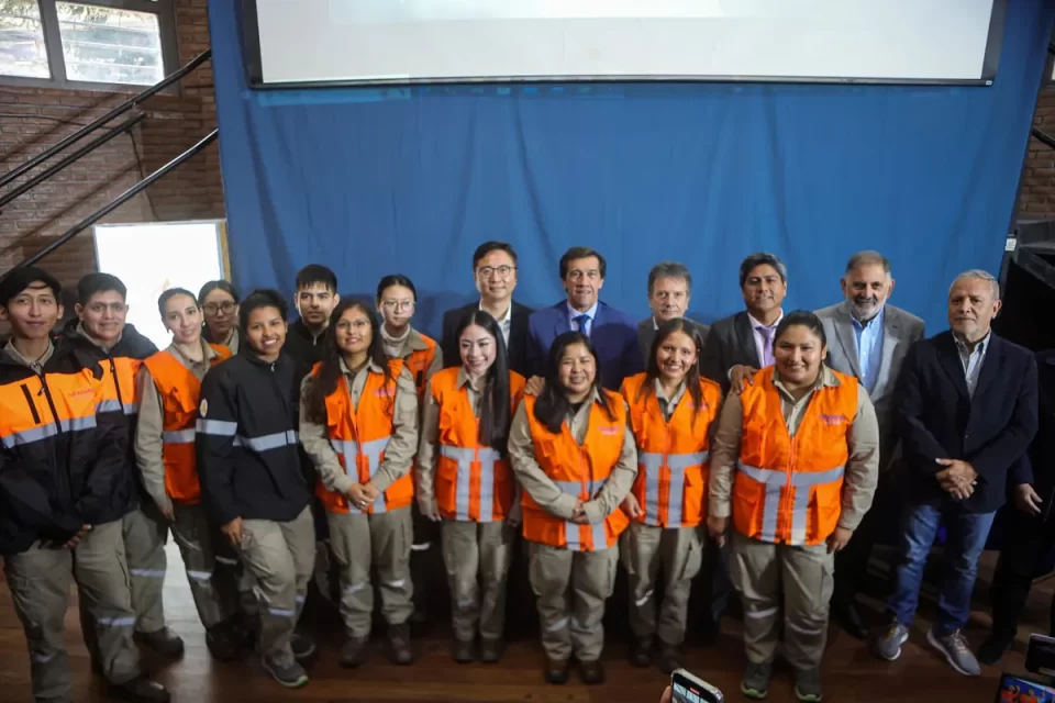 Estudiantes universitarios jujeños viajan a China para fortalecer su formación profesional