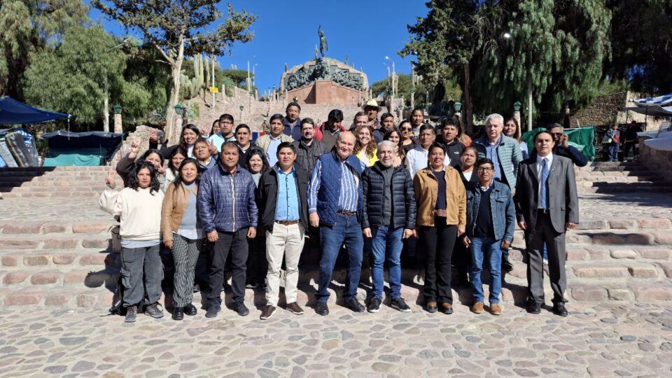 Candidatos del Frente Justicialista en recorridos de campaña por la quebrada