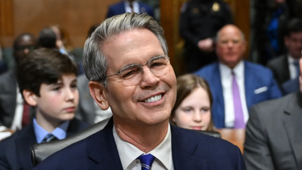 El secretario del Tesoro estadounidense visita Buenos Aires para respaldar las reformas económicas