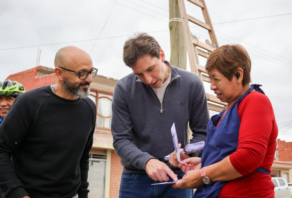 Tejeda planteó mejoras para los vecinos en un recorrido por el sur capitalino