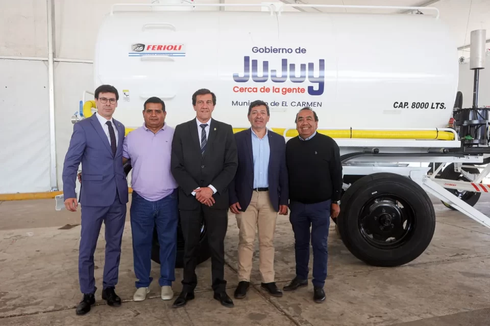 Sadir entregó tanques atmosféricos a municipios