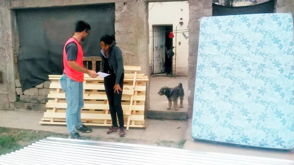 El Gobierno brindó asistencia a familias vulnerables de capital y Palpalá