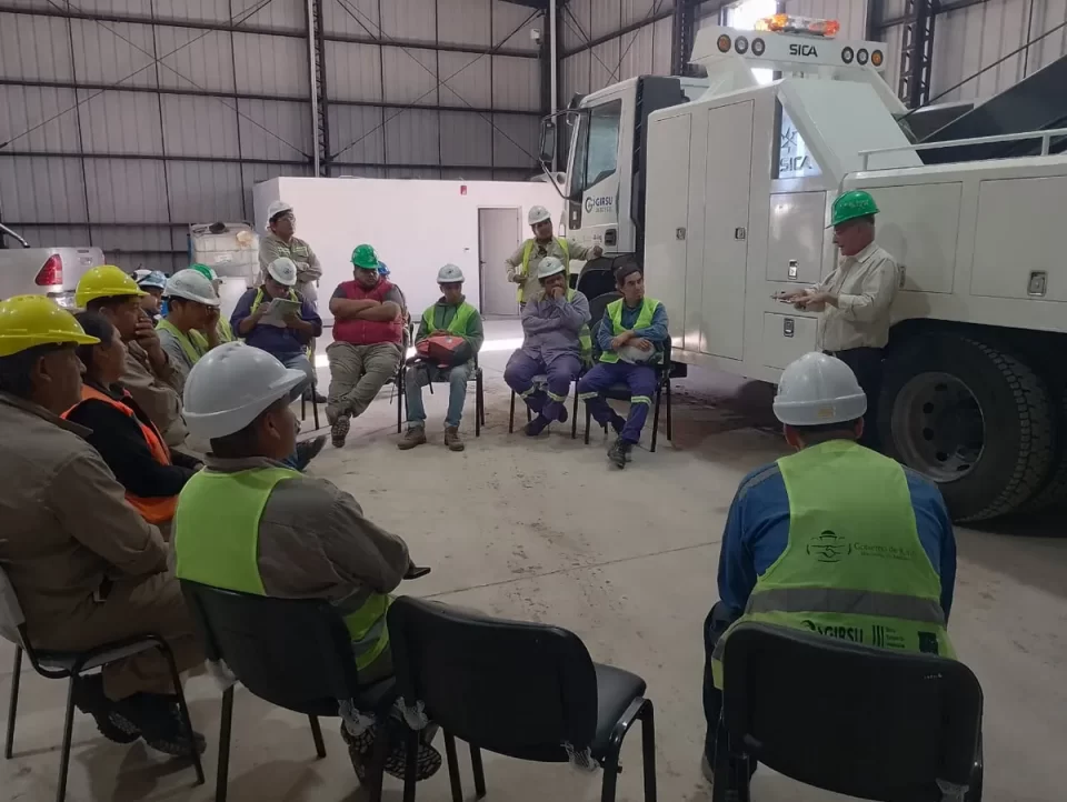 La empresa GIRSU Jujuy capacita a su personal en tecnología clave para el transporte de residuos