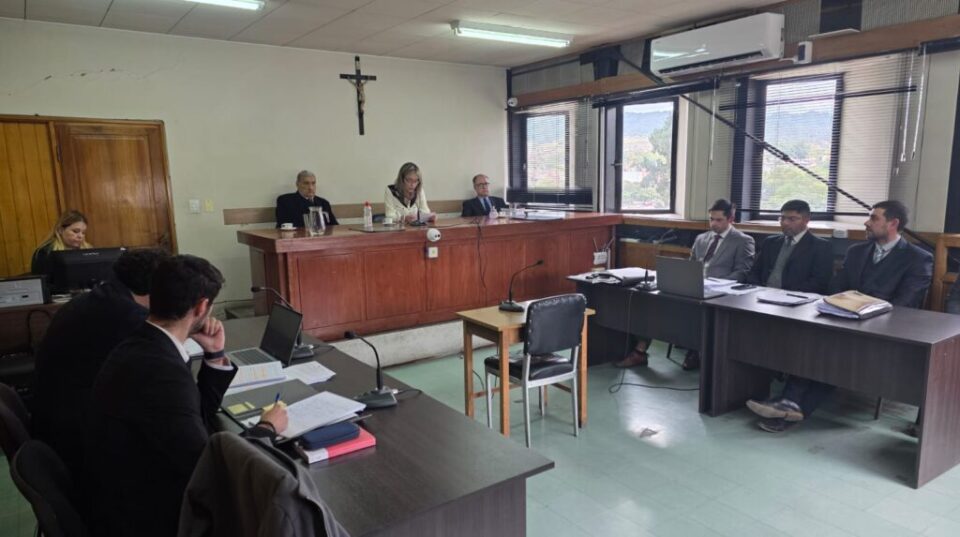 Condenan a 8 años de prisión a un hombre por abusar de la hija de su expareja