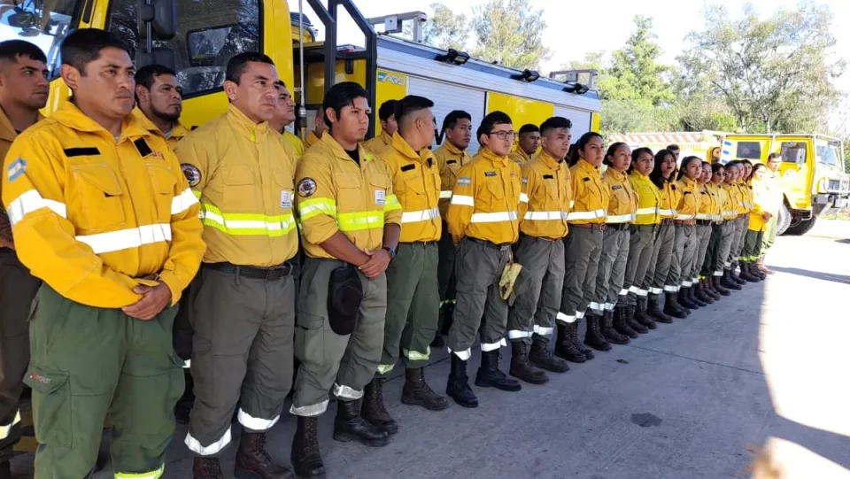 El Gobierno de Jujuy reconoció la labor de los combatientes de incendios forestales al celebrar su día.