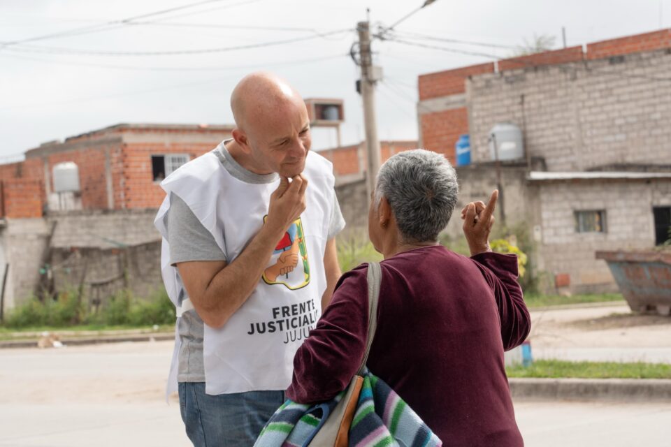 Hinojo se refirió a la «crisis del transporte» y apuntó al intendente capitalino