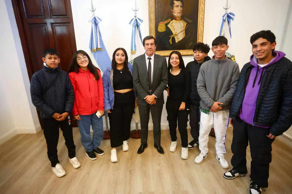 Sadir felicitó a bailarines jujeños, terceros en certamen internacional