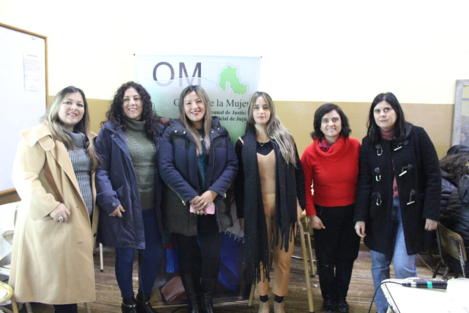 Dictaron talleres de género y violencia digital en dos escuelas secundarias