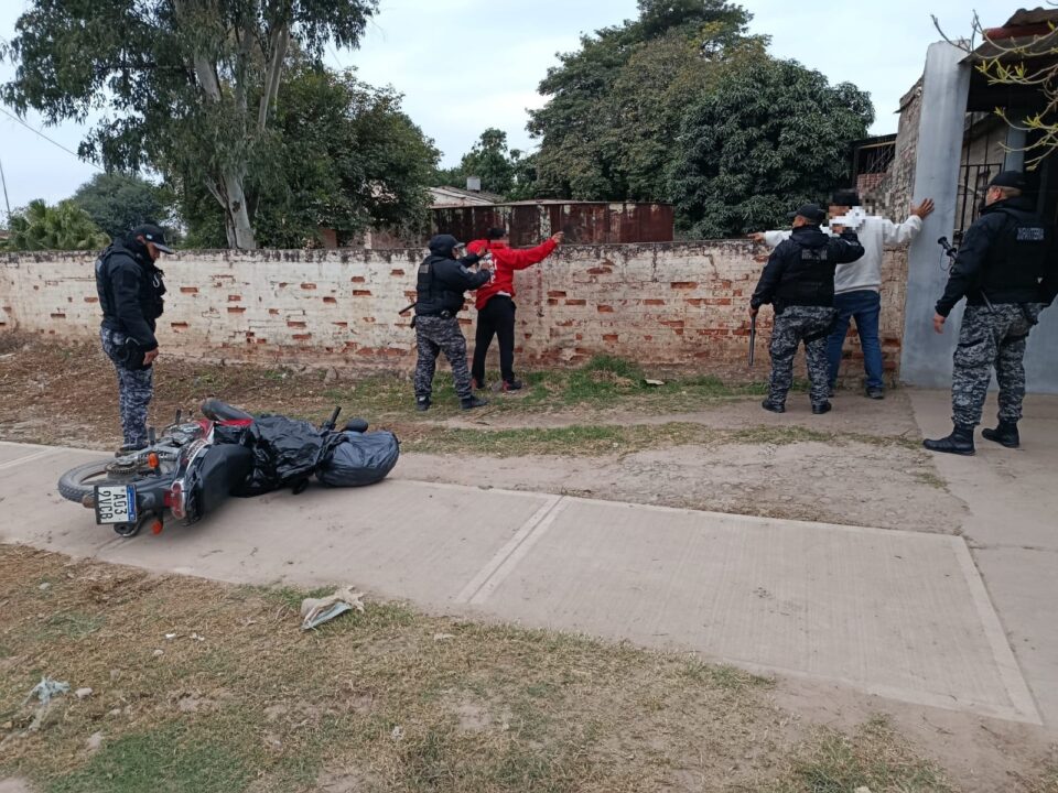 Se tomaban a golpes y fueron demorados en San Pedro