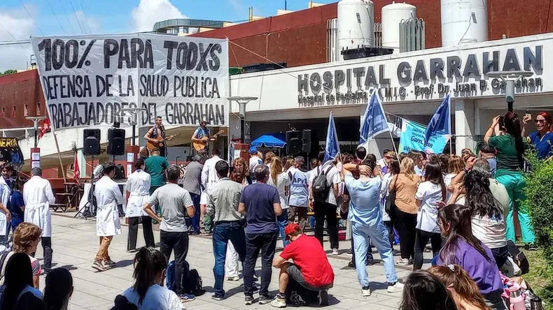 Los médicos residentes del Hospital Garrahan levantaron el paro, por temor de sanciones