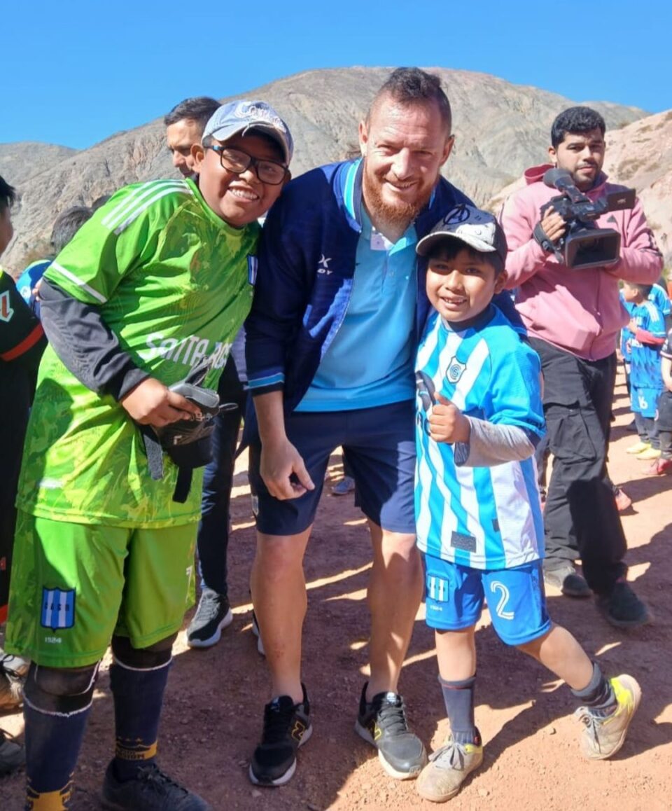 Gimnasia es pueblo: Jugadores y cuerpo técnico desarrollaron una clínica de fútbol en Purmamarca