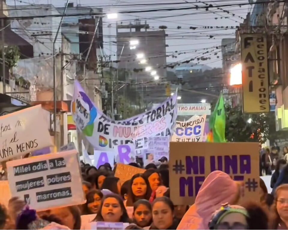 3J: Agrupaciones marcharon en Jujuy contra los femicidios