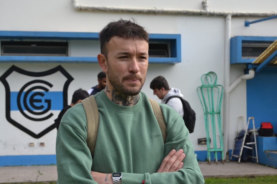 Maxi Casa, refuerzo del “Lobo”, se entrena con el plantel