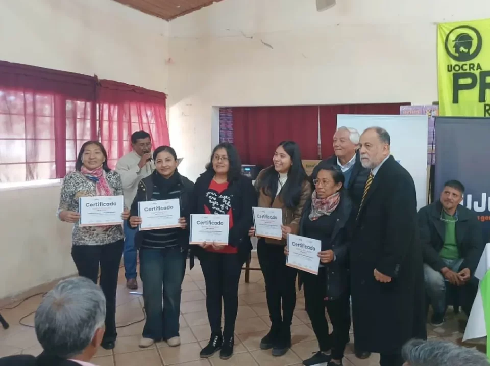 Más de 60 personas terminaron con éxito su formación en oficios en Perico