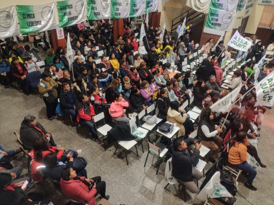 Trabajadores de la sanidad profundizan plan de lucha