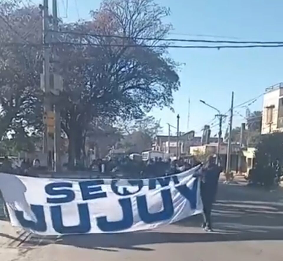 Trabajadores municipales manifestaron en Jujuy por mejores condiciones laborales