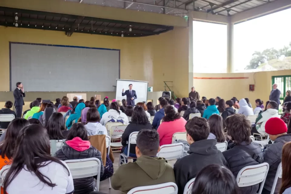 Capacitaron sobre Boleta Única a estudiantes secundarios en San Pedro