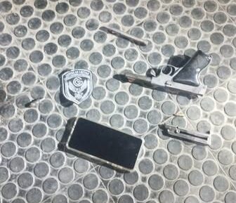 Detienen a un hombre que portaba armas de fuego en el barrio San Pedrito