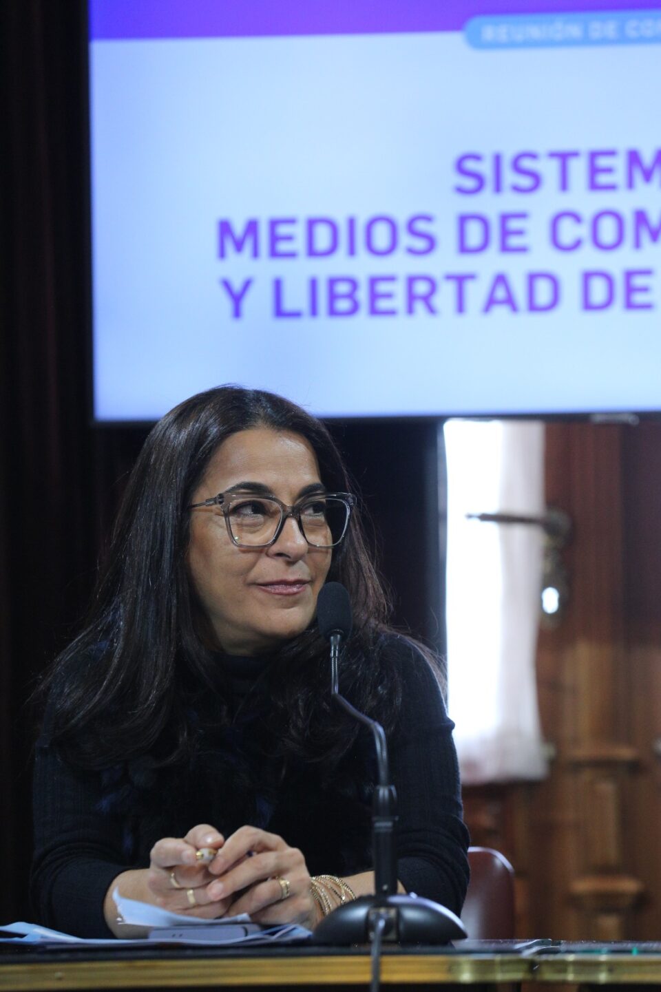 Carolina Moisés asumió la presidencia de la Comisión de Medios en el Senado