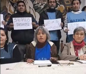 Gremios de docentes inician paro y movilizan hasta el ministerio de Educación