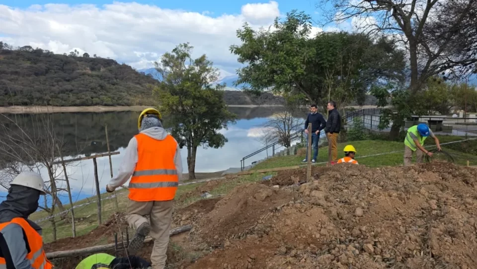  Obras para una sala de matrimonio al aire libre en el dique Los Alisos