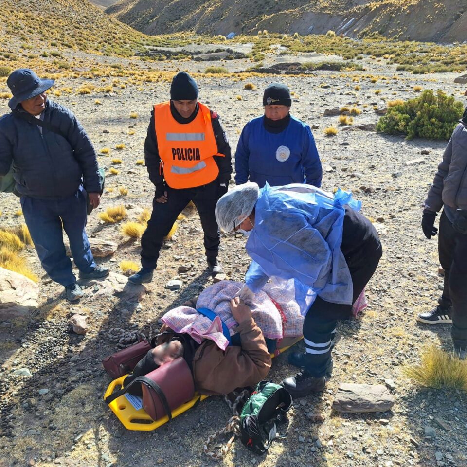 Se quedó «sin piernas» en medio del campo y sobrevivió de milagro