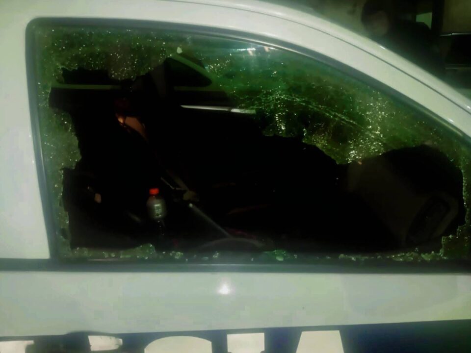 Arrestado tras apedrear un móvil policial que hacía recorridos preventivos