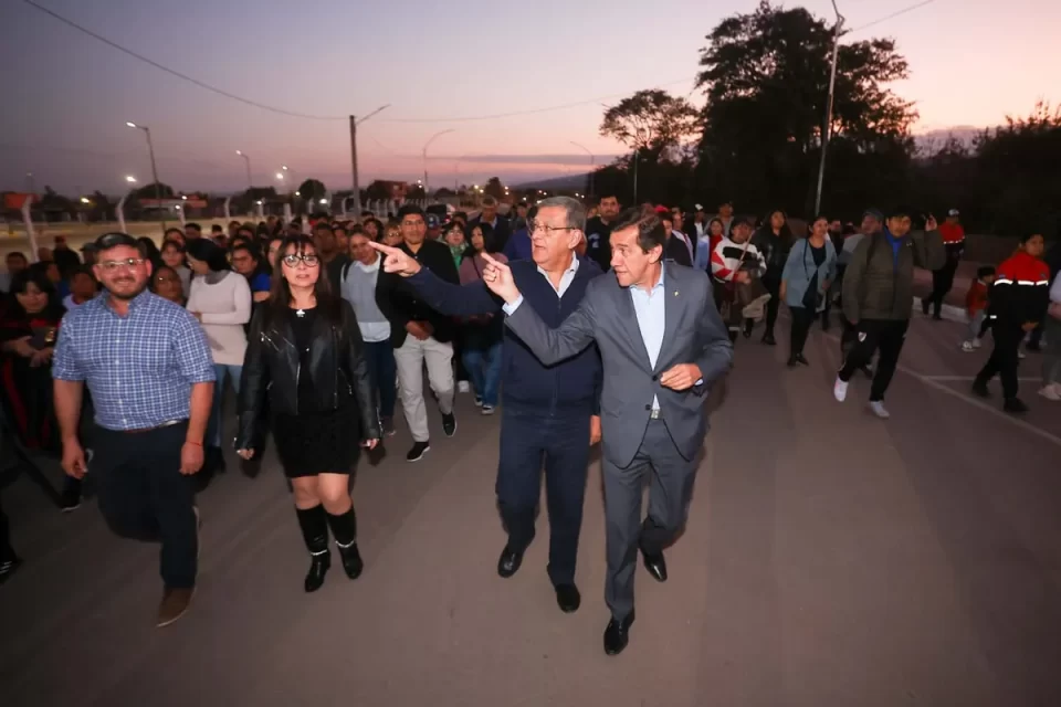 Sadir inauguró obras para el desarrollo comercial y económico en Libertador