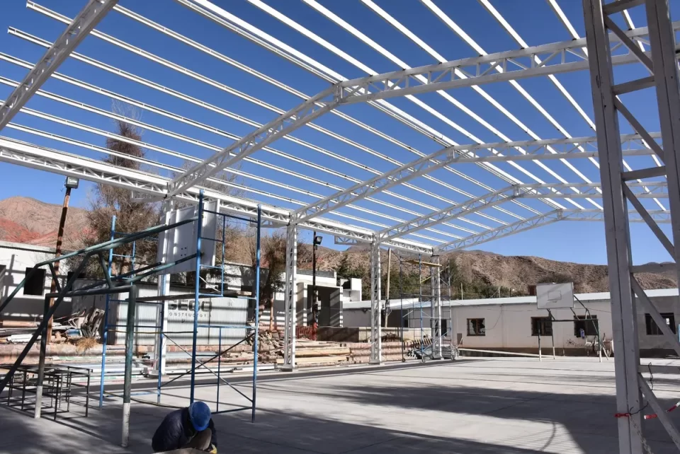 El Gobierno de Jujuy avanza con obras en escuelas de Uquía y Huacalera