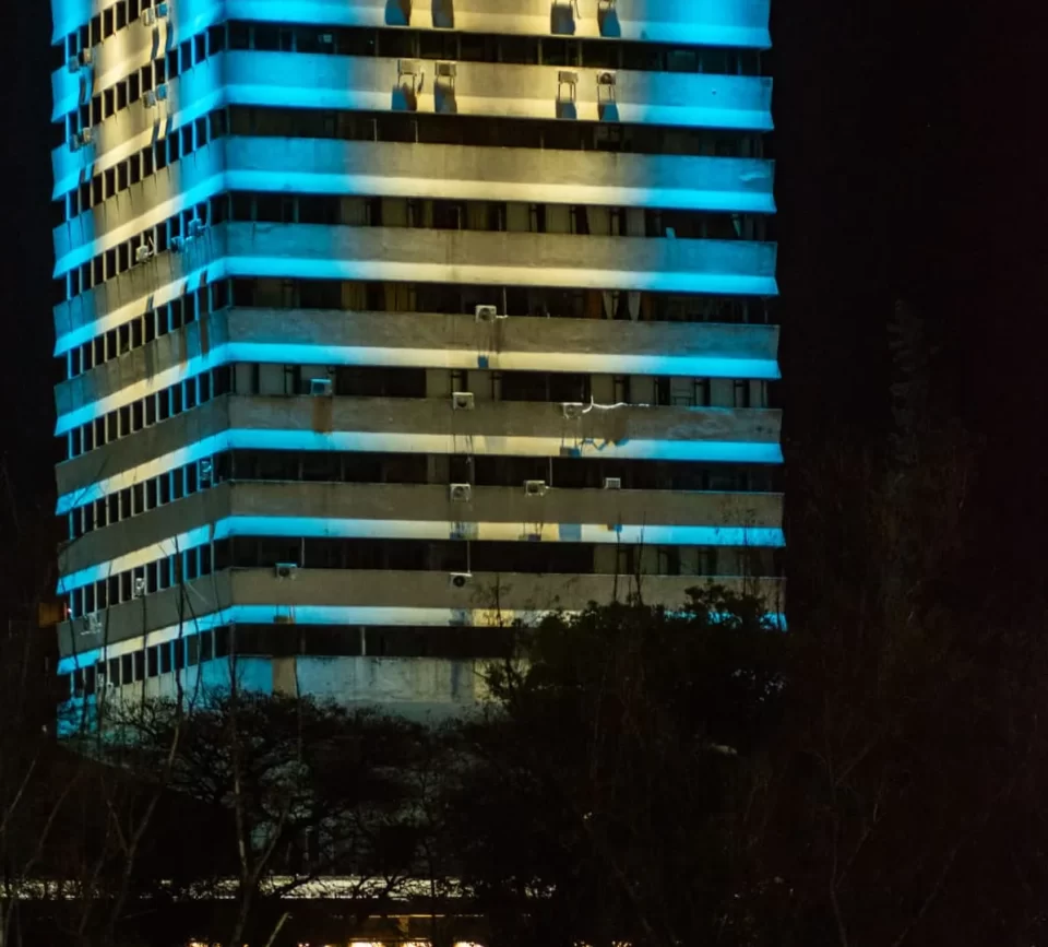 Sadir inauguró la iluminación ornamental del Palacio de Tribunales