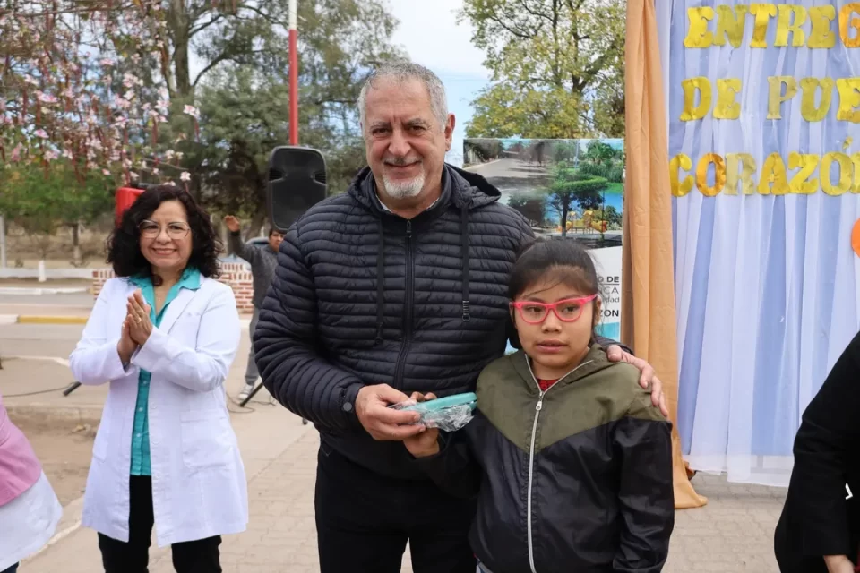 Jujuy: El Ministerio de Salud entregó más de 4.900 anteojos en el último año
