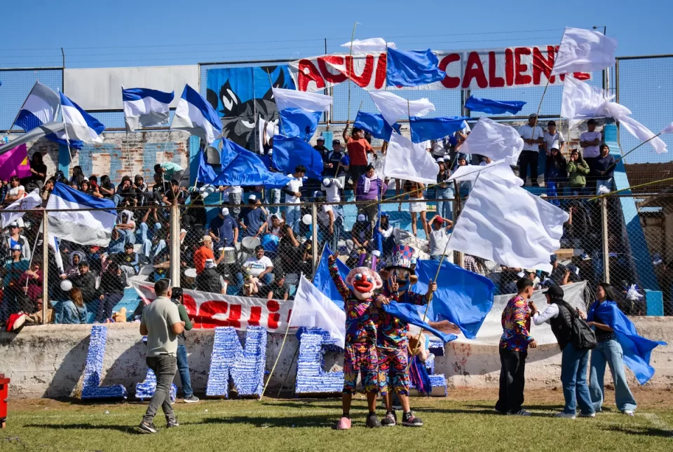 Color y alegría estudiantil en Perico y San Pedro