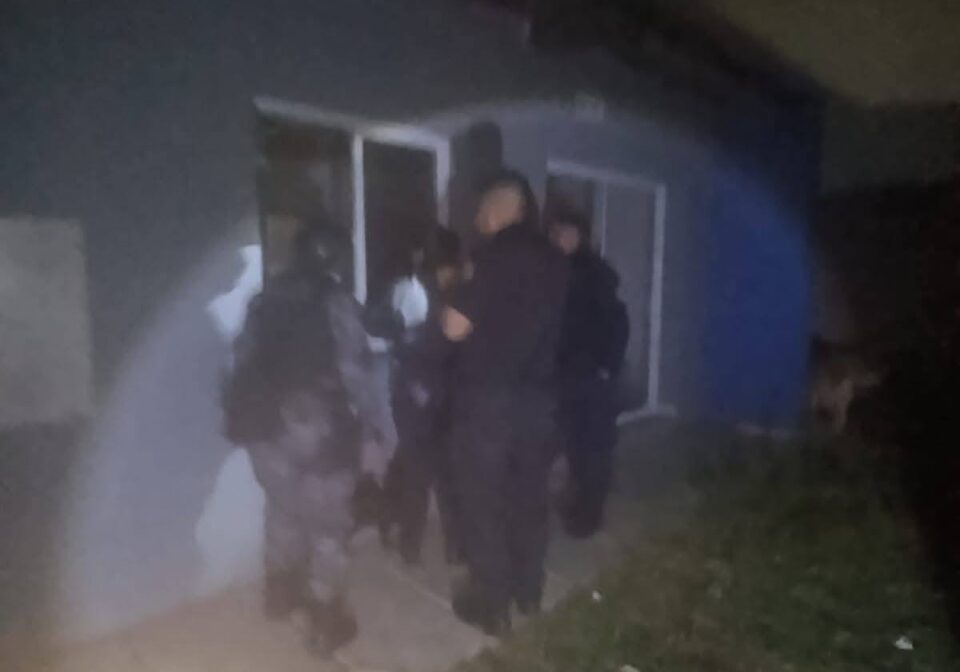 Frustran la ocupación ilegal de viviendas en Alto Comedero