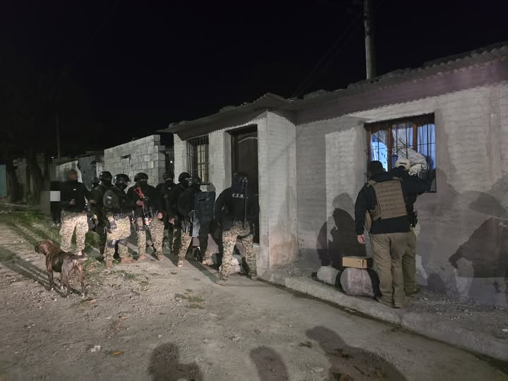 Detienen a un sujeto que se había atrincherado en una casa de Punta Diamante