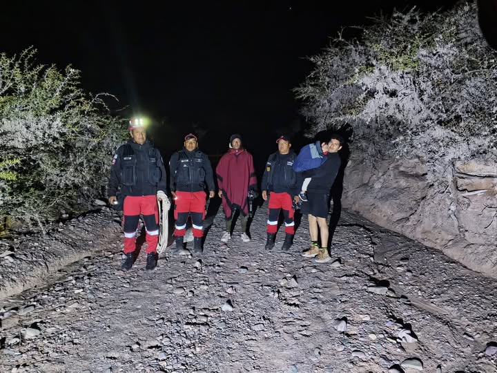 Policías rescataron a turistas en el Antigal de Humahuaca