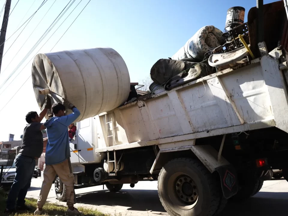 Frente al dengue, continúan las jornadas de descacharrado en San Salvador
