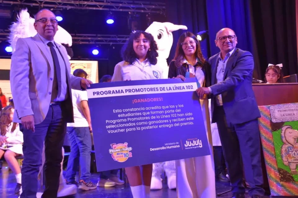 La Escuela «Rocha Solórzano» ganó el concurso «Somos promotores de la Línea 102»