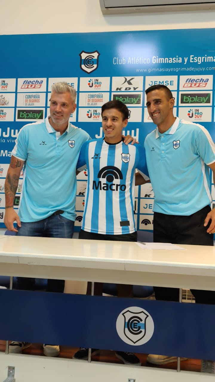 Pombo firmó contrato con Gimnasia