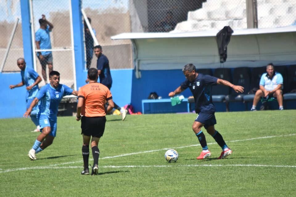 Gimnasia acumuló minutos de fútbol y rodaje colectivo ante Racing de Córdoba