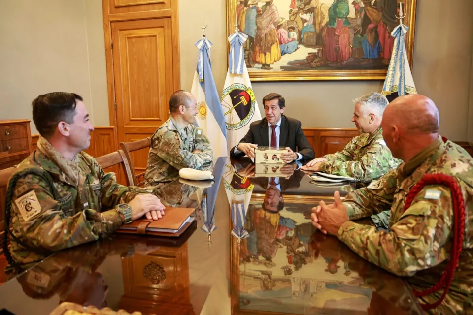 Autoridades del Ejército Argentino en Jujuy y Salta visitaron al gobernador Sadir