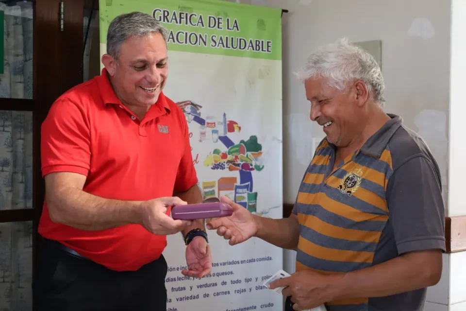 Más de 100 anteojos entregados tras operativos oftalmológicos