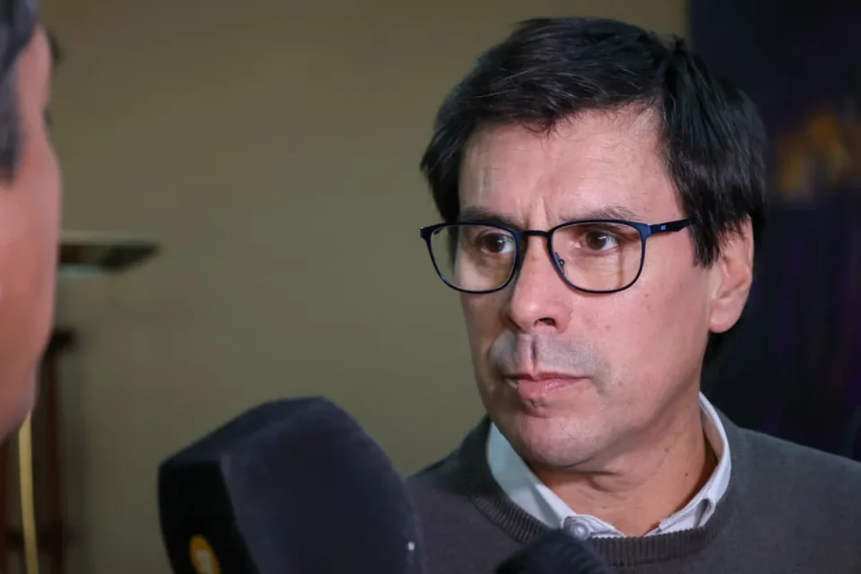 Empleados públicos podrán refinanciar deudas con el Banco Macro